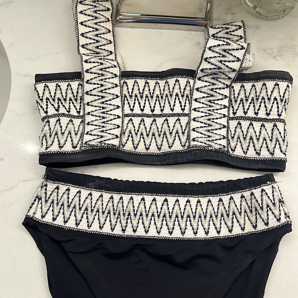 Elysiian Zig Zag Bikini in black
